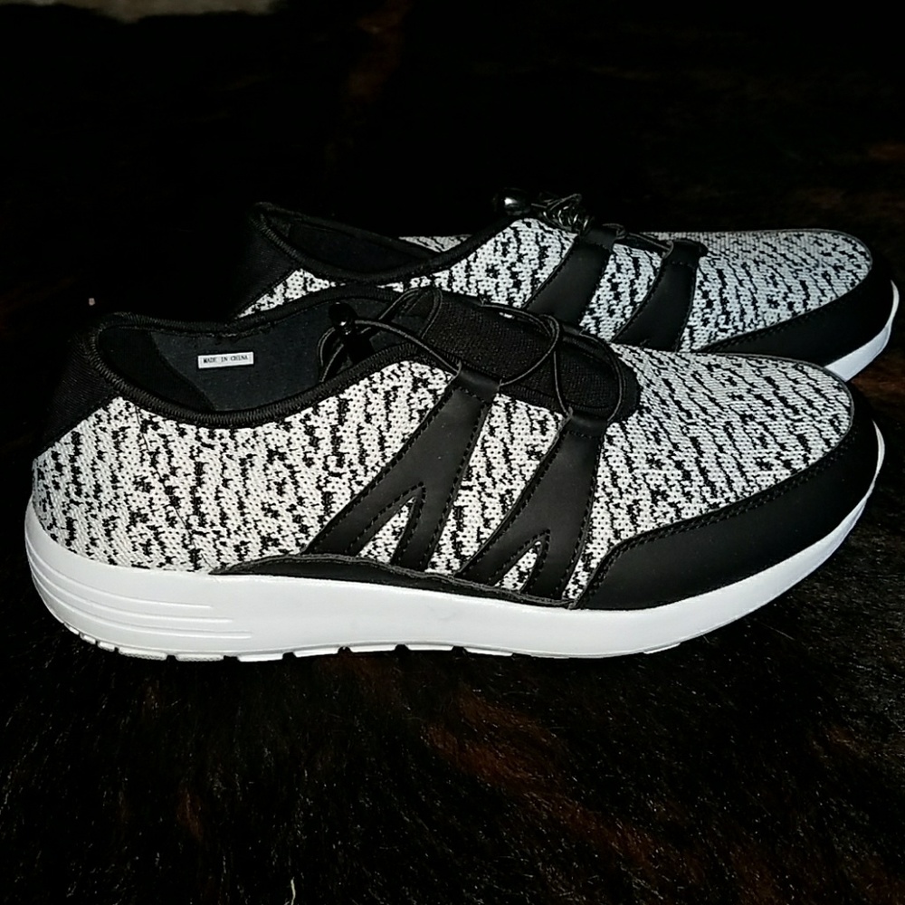 Cushion Walk Memory Foam Sneakers